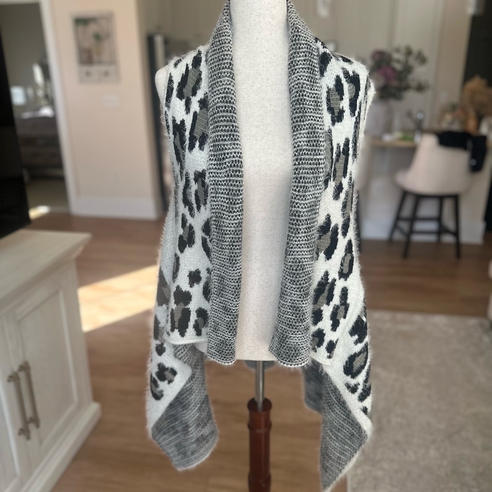 Leopard Print Open Front Cardigan - Picture 3 of 6